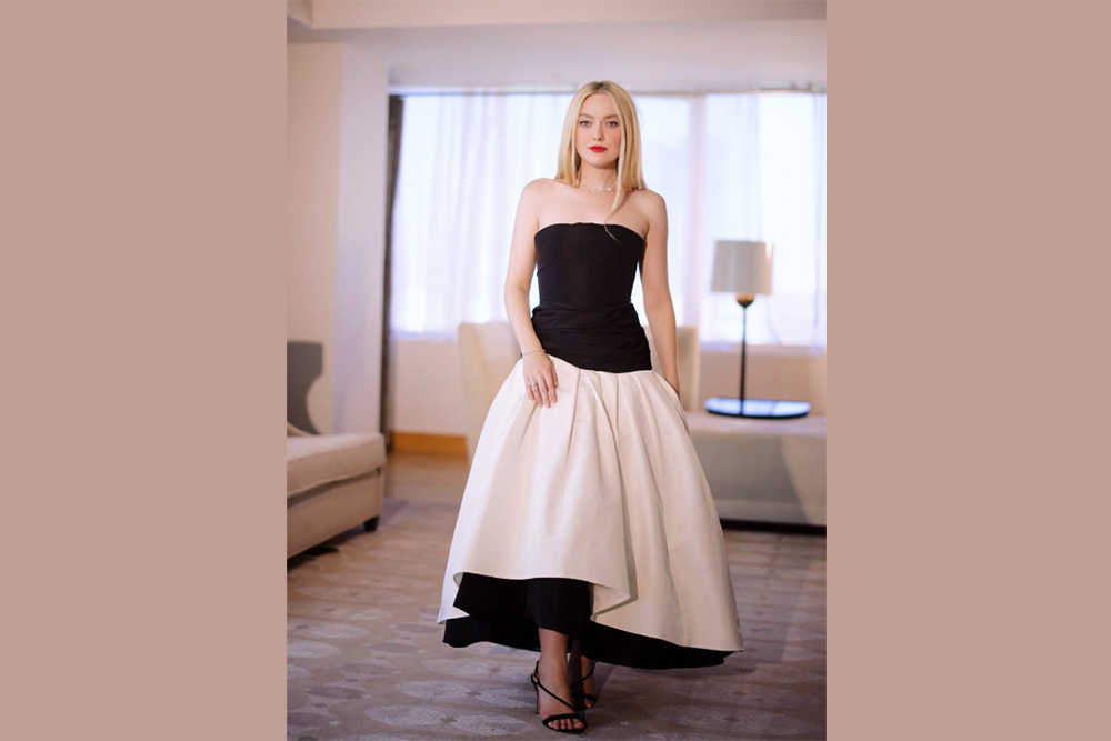 Dakota Fanning y el poder de los clásicos: ¿acierta al apostar siempre por su melena rubia y lisa?