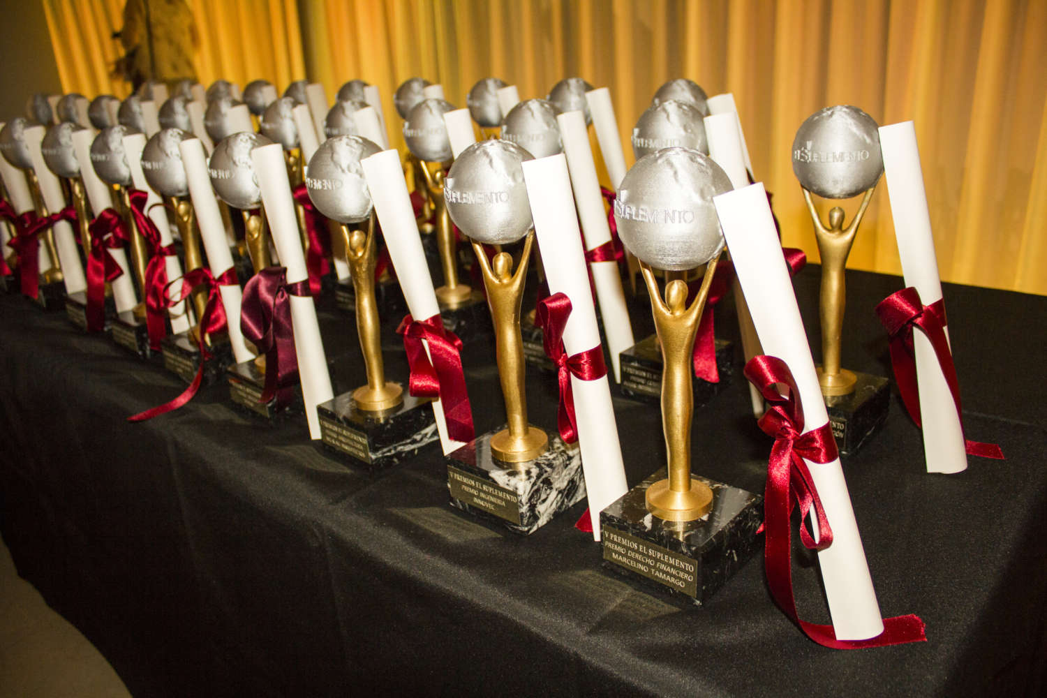 I.C.O.N. recibe el “Premio Nacional El Suplemento 2016”