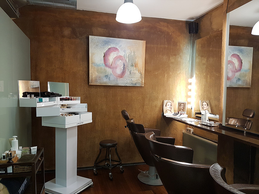 Oliveras Hair Spa - Salon on top