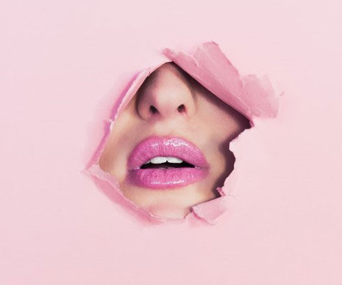 Cuida su contorno y presume de unos labios de escándalo